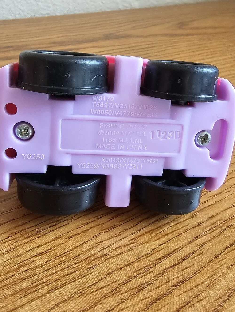 4/$10 Fisher Price Little People Wheelies Toy Car Pink 2009 Mattel